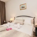 Via Domus Guest house 4*