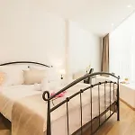 Guest house Via Domus 4*