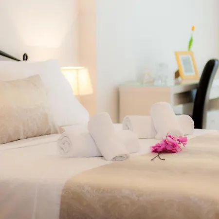 Guest house Via Domus 4*
