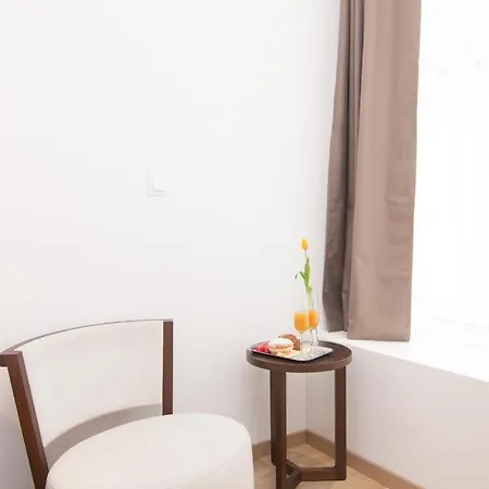 Via Domus 4*